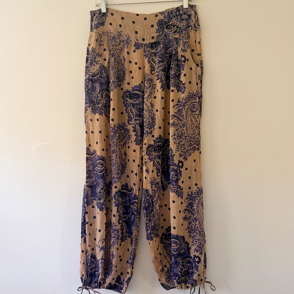 Wide Leg Drawstring Hem Pants in Tan & Navy